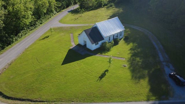 470 Pleasant Valley Rd, Ethridge, TN 38456