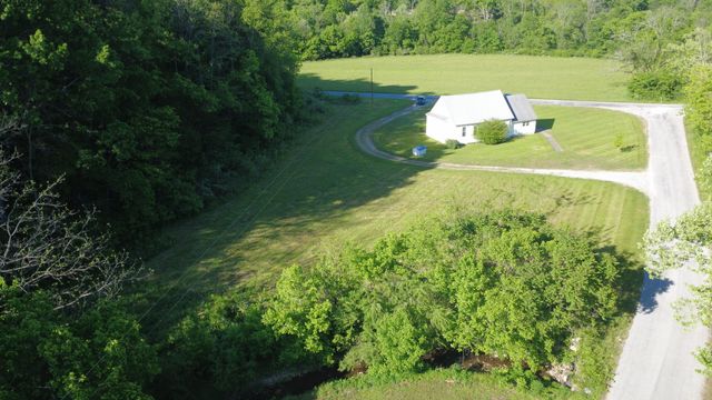 470 Pleasant Valley Rd, Ethridge, TN 38456