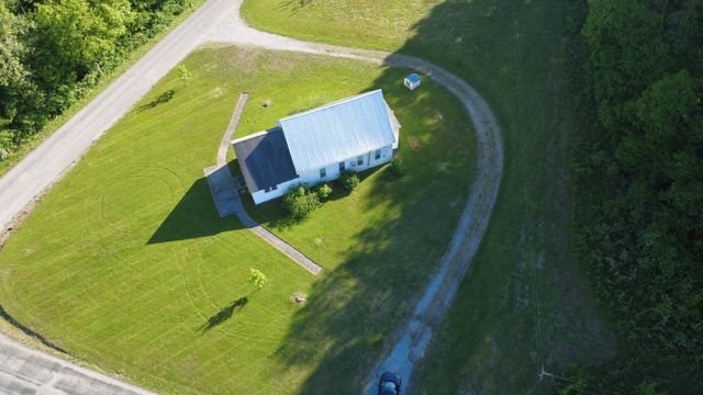 470 Pleasant Valley Rd, Ethridge, TN 38456