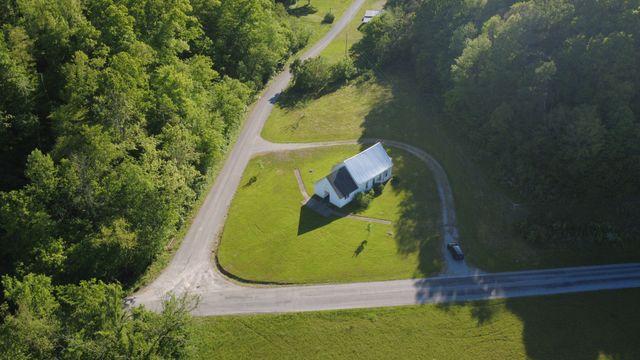 470 Pleasant Valley Rd, Ethridge, TN 38456