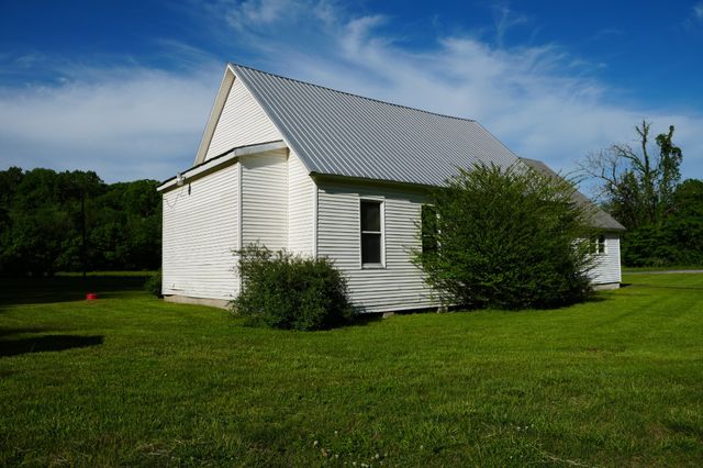 470 Pleasant Valley Rd, Ethridge, TN 38456