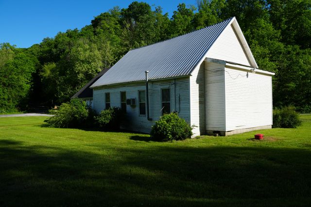 470 Pleasant Valley Rd, Ethridge, TN 38456