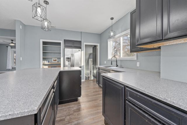 901 E 8th Ave, Winfield, KS 67156