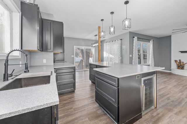 901 E 8th Ave, Winfield, KS 67156