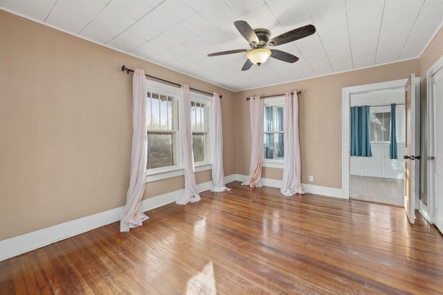 901 E 8th Ave, Winfield, KS 67156