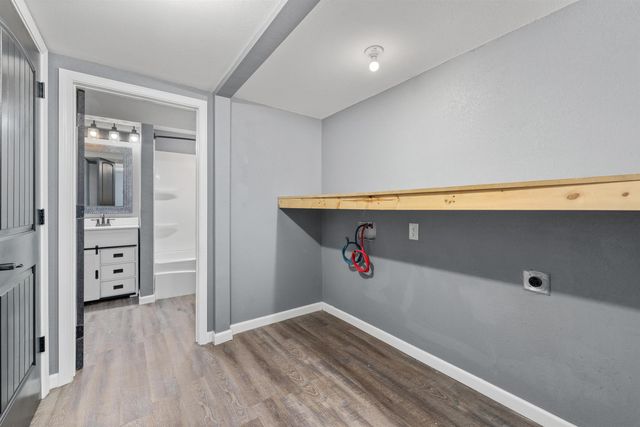 901 E 8th Ave, Winfield, KS 67156