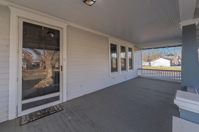 901 E 8th Ave, Winfield, KS 67156