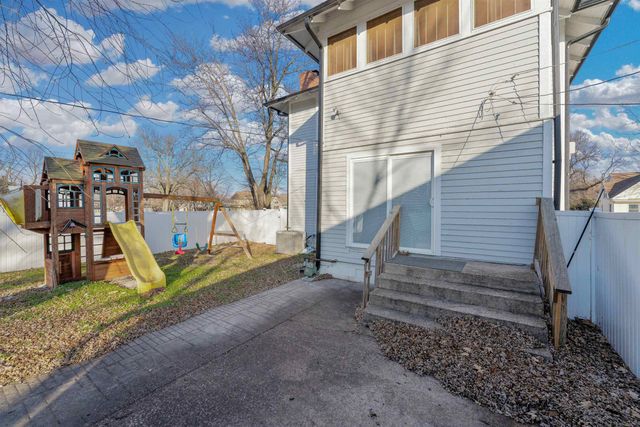 901 E 8th Ave, Winfield, KS 67156