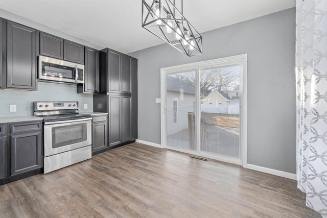 901 E 8th Ave, Winfield, KS 67156