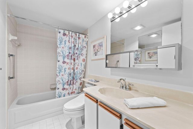 170 SE 5th Avenue Apt 505, Dania Beach, FL 33004