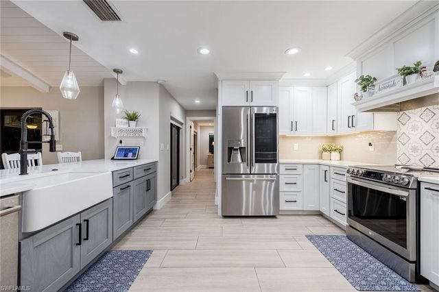 15630 Roberts LN, Fort Myers, FL 33908