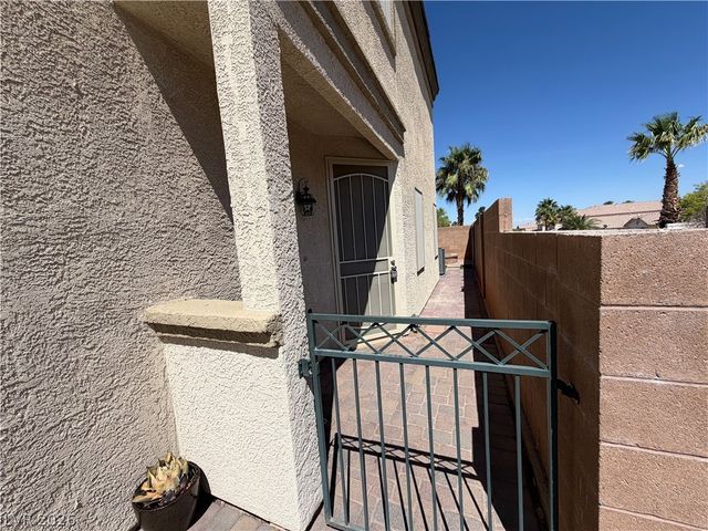 8304 Strawberry Spring Street, Las Vegas, NV 89143