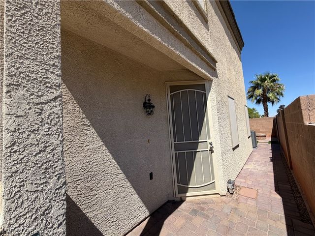 8304 Strawberry Spring Street, Las Vegas, NV 89143