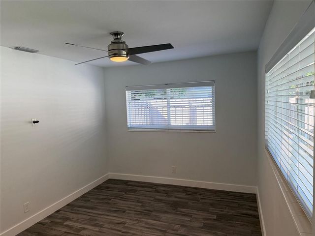1077 NE 34th Street 3, Oakland Park, FL 33334