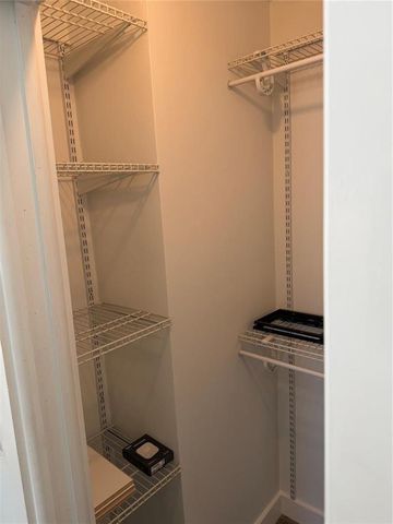 1077 NE 34th Street 3, Oakland Park, FL 33334