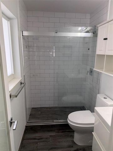 1077 NE 34th Street 3, Oakland Park, FL 33334