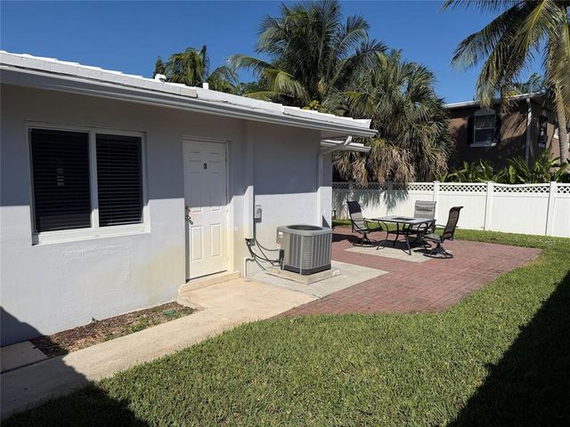 1077 NE 34th Street 3, Oakland Park, FL 33334