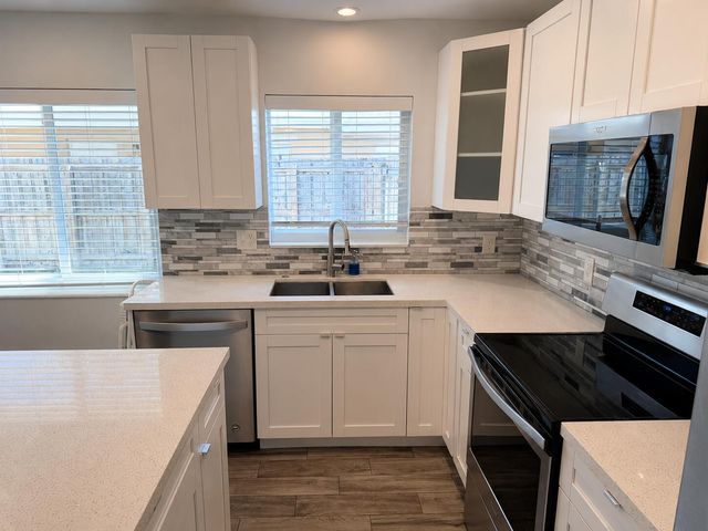 1077 NE 34th Street 3, Oakland Park, FL 33334