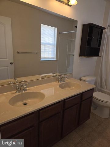 303 ELLIS CT, Newark, DE 19711