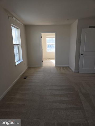 303 ELLIS CT, Newark, DE 19711