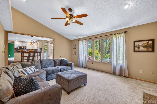 5665 Green Meadow Court, Hamburg, NY 14075