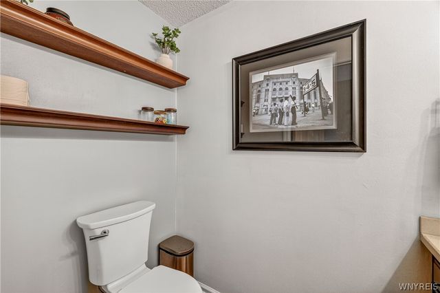 5665 Green Meadow Court, Hamburg, NY 14075