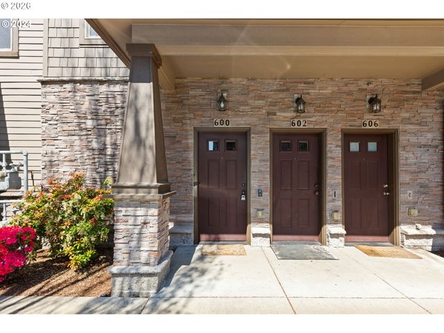 600 Ne NEWSTEAD Ln, Hillsboro, OR 97006