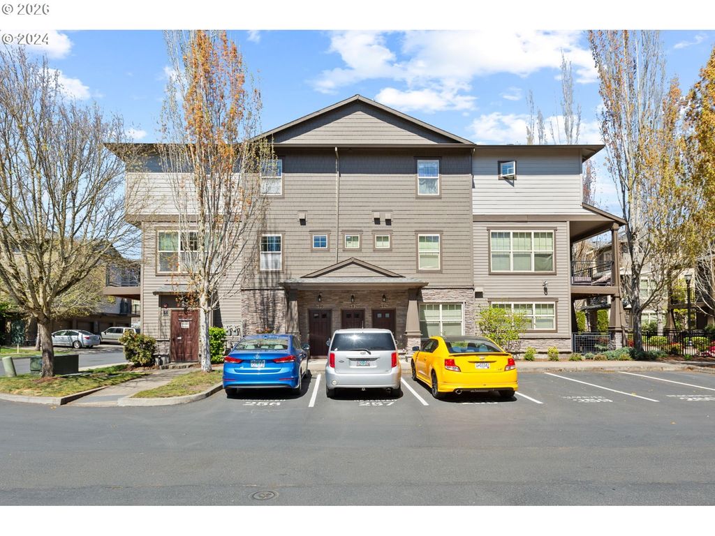 600 Ne NEWSTEAD Ln, Hillsboro, OR 97006