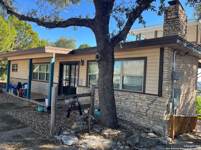 820 Hill Top, Canyon Lake, TX 78133