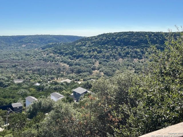 820 Hill Top, Canyon Lake, TX 78133
