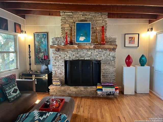 820 Hill Top, Canyon Lake, TX 78133