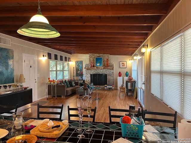 820 Hill Top, Canyon Lake, TX 78133