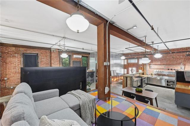 918 E 5th Street 8, Kansas City, MO 64106