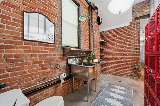 918 E 5th Street 8, Kansas City, MO 64106