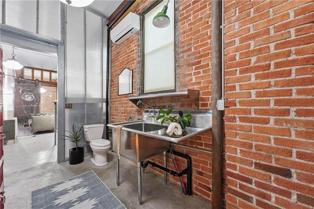 918 E 5th Street 8, Kansas City, MO 64106