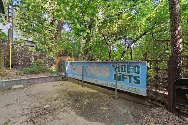 918 E 5th Street 8, Kansas City, MO 64106