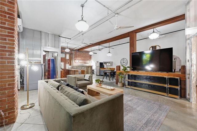 918 E 5th Street 8, Kansas City, MO 64106