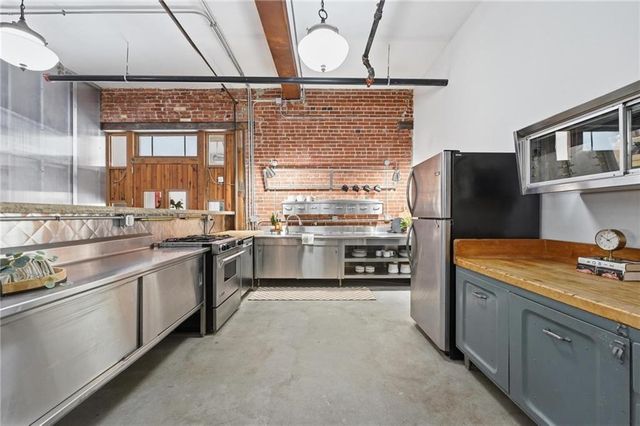 918 E 5th Street 8, Kansas City, MO 64106