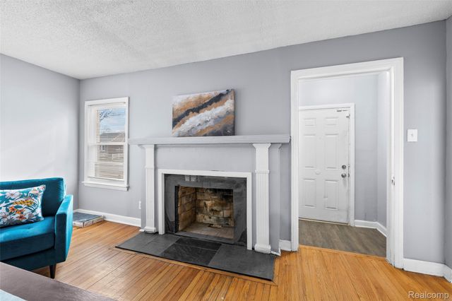 18239 Saint Marys Street, Detroit, MI 48235