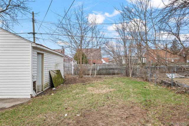 18239 Saint Marys Street, Detroit, MI 48235