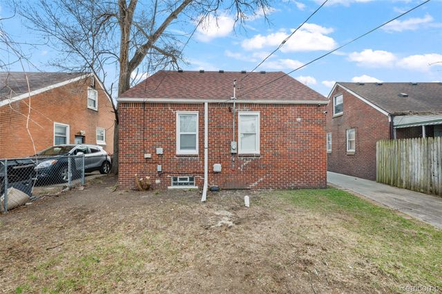 18239 Saint Marys Street, Detroit, MI 48235