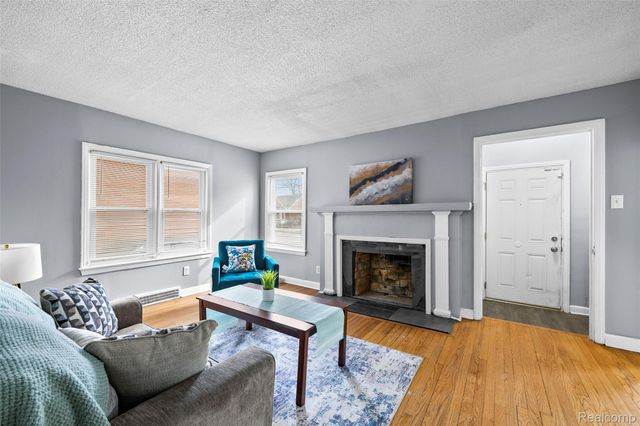 18239 Saint Marys Street, Detroit, MI 48235