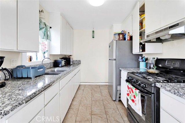 18350 Jonathan, Adelanto, CA 92301