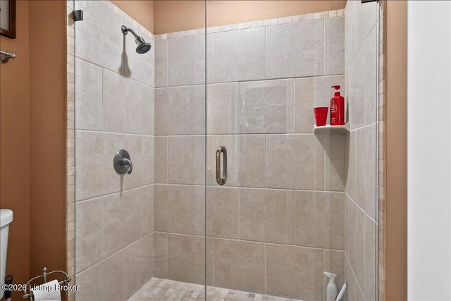 4003 Harrods Landing Dr, Prospect, KY 40059