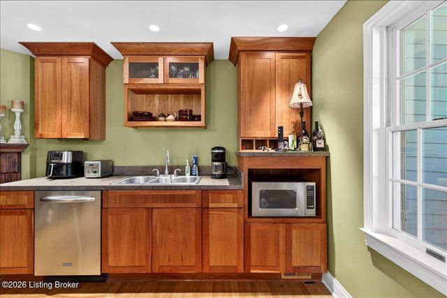 4003 Harrods Landing Dr, Prospect, KY 40059