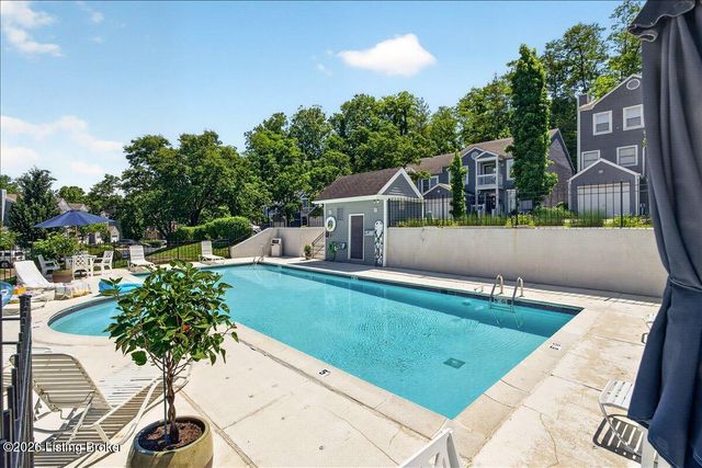 4003 Harrods Landing Dr, Prospect, KY 40059