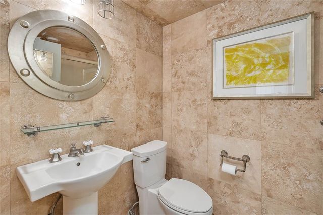 1 Marina Drive 301, St Simons Island, GA 31522