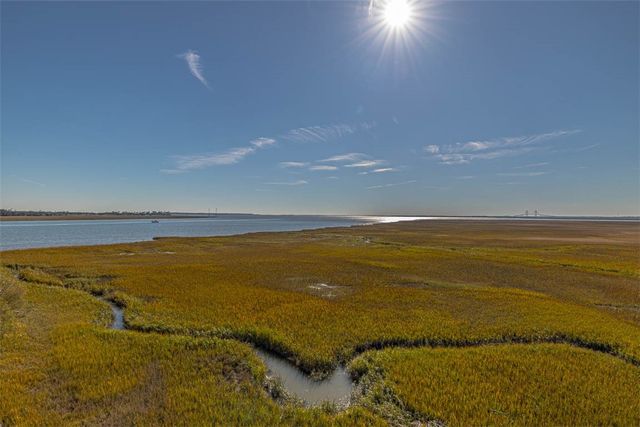 1 Marina Drive 301, St Simons Island, GA 31522