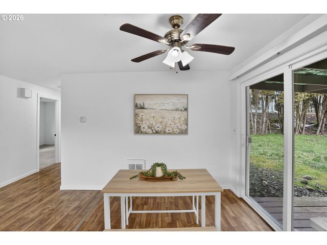 290 N 4TH St, St Helens, OR 97051