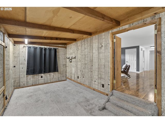 290 N 4TH St, St Helens, OR 97051